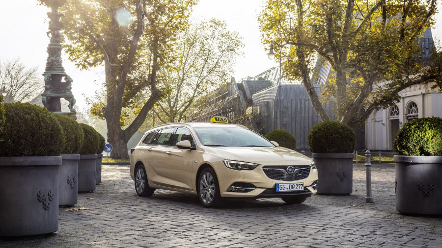  Opel Insignia Sports Tourer Taxi 2017 года  (фото 6 из 6)